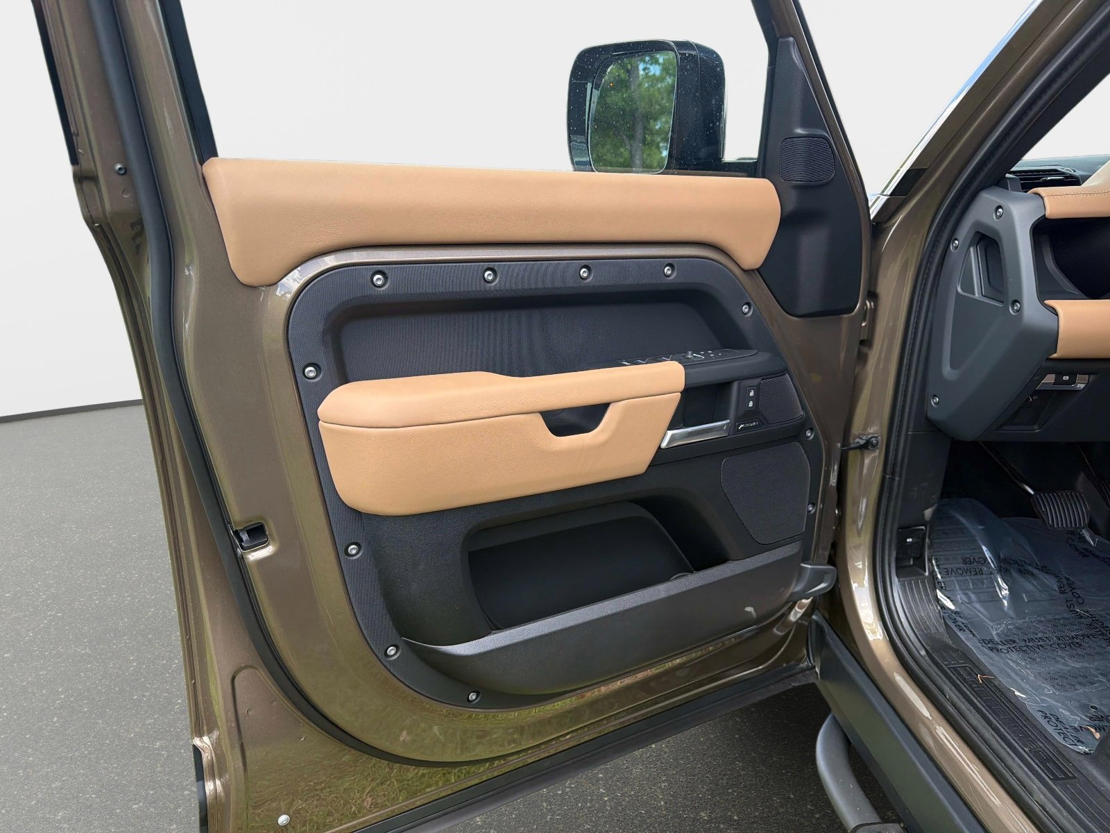 New 2026 Land Rover Defender 130 S AWD/4WD image 17