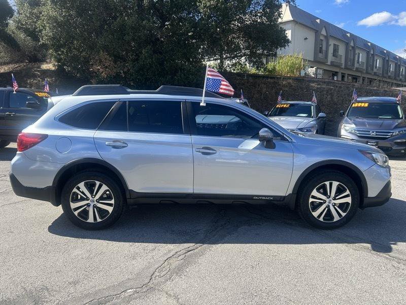 Used 2018 Subaru Outback 2.5i Limited AWD/4WD image 3