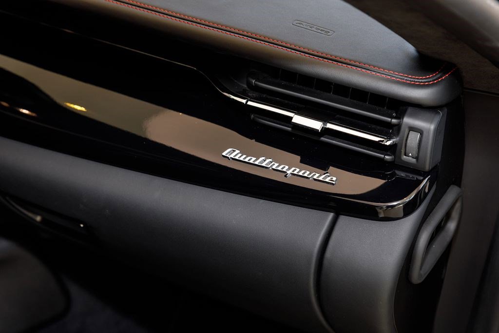 Used 2022 Maserati Quattroporte Modena RWD image 15