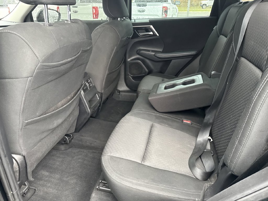 Used 2023 Mitsubishi Outlander ES AWD/4WD image 26