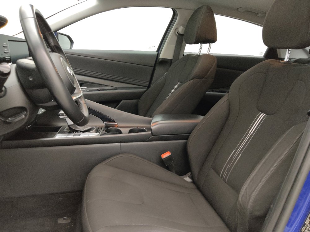 Used 2021 Hyundai Elantra SEL w/ Convenience + Premium Package FWD image 17