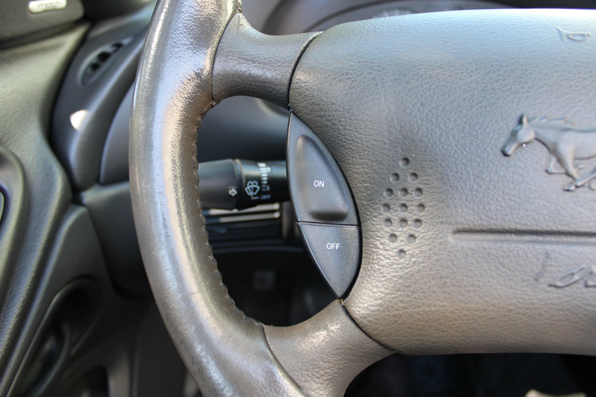Used 2004 Ford Mustang GT RWD image 12