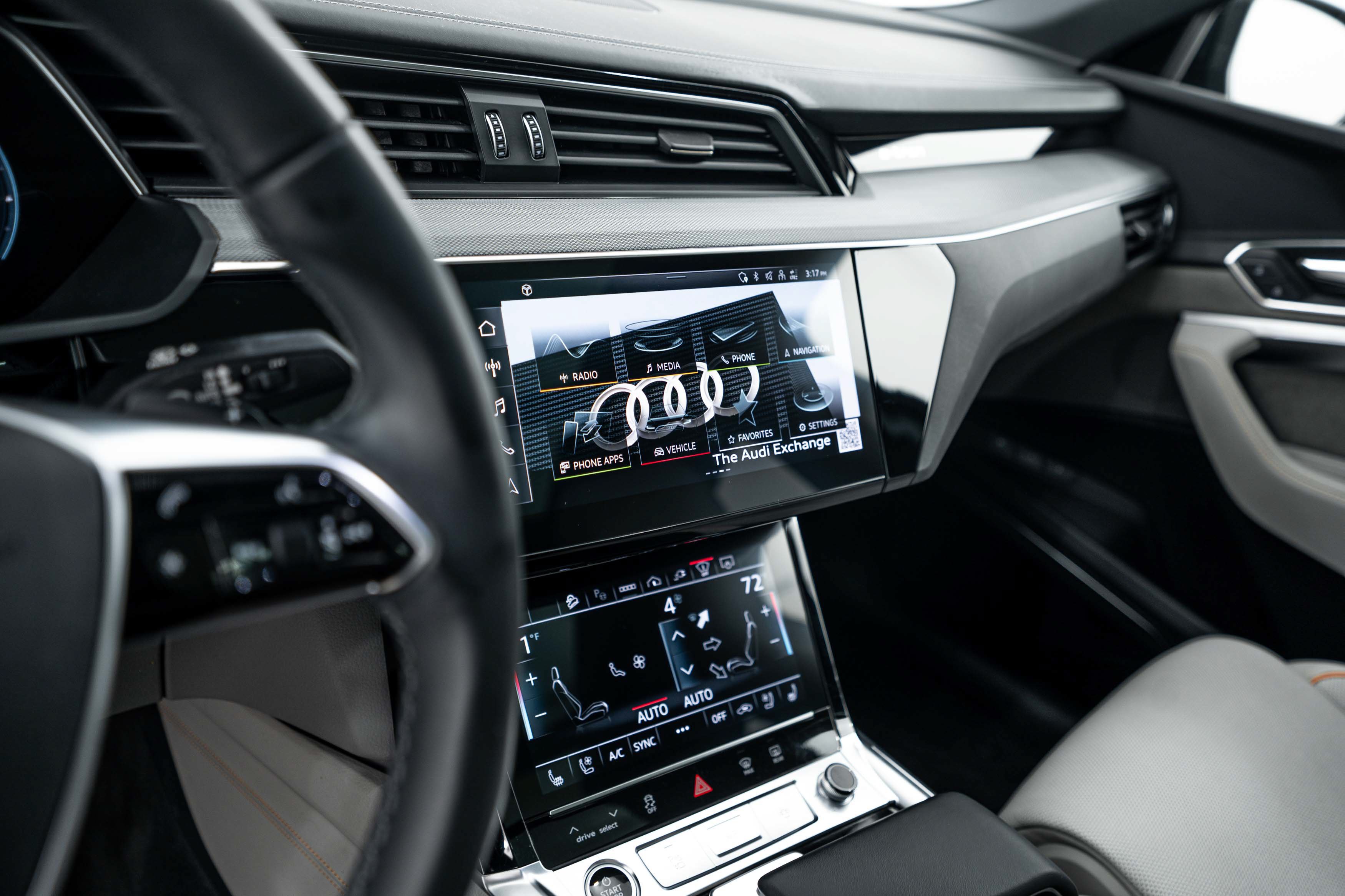 Certified 2024 Audi Q8 e-tron Prestige w/ Prestige Package AWD/4WD image 12