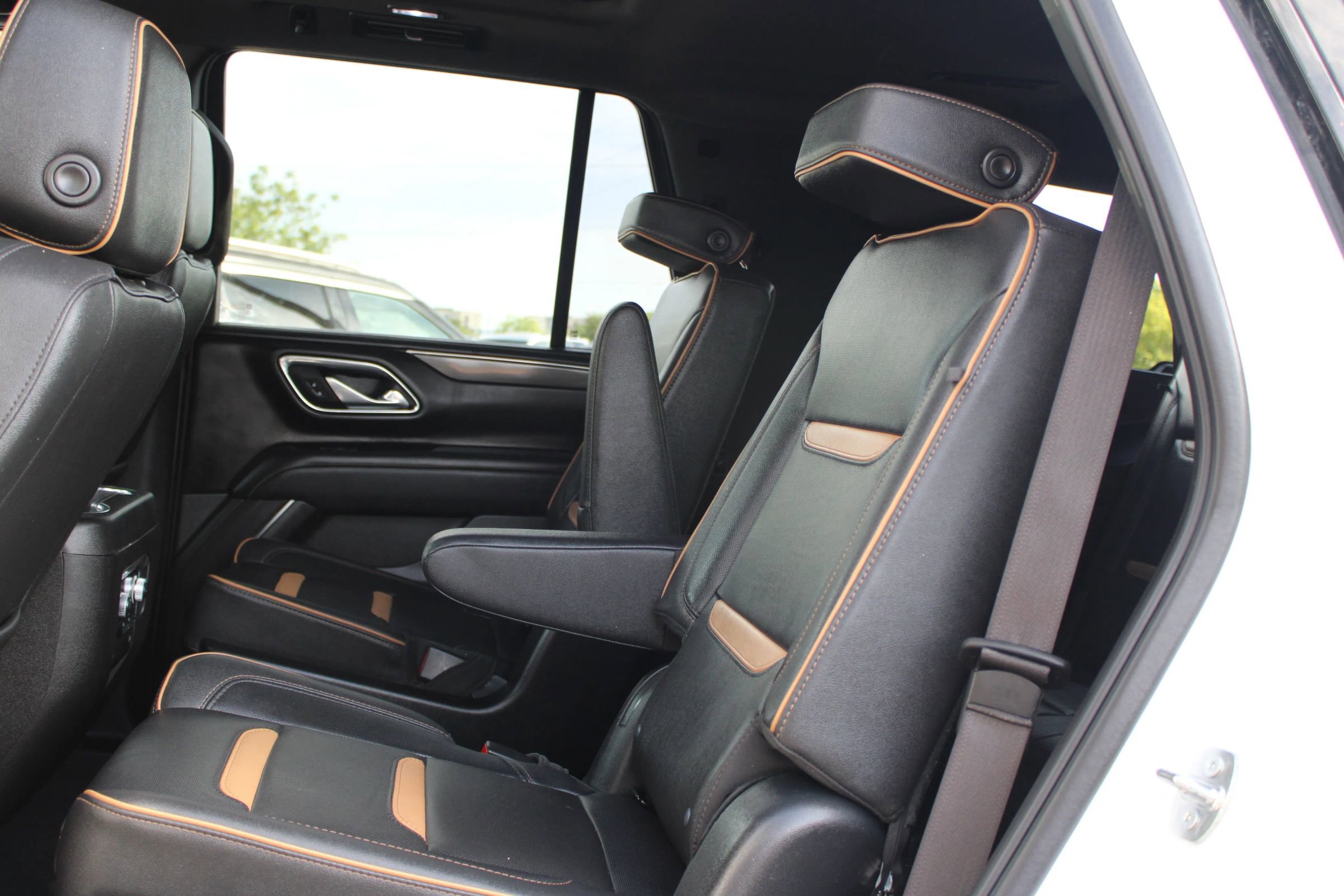 Used 2023 GMC Yukon AT4 w/ AT4 Premium Plus Package image 27