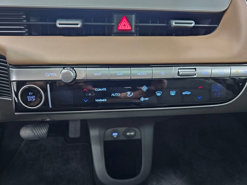Used 2024 Hyundai Ioniq 5 Limited image 23