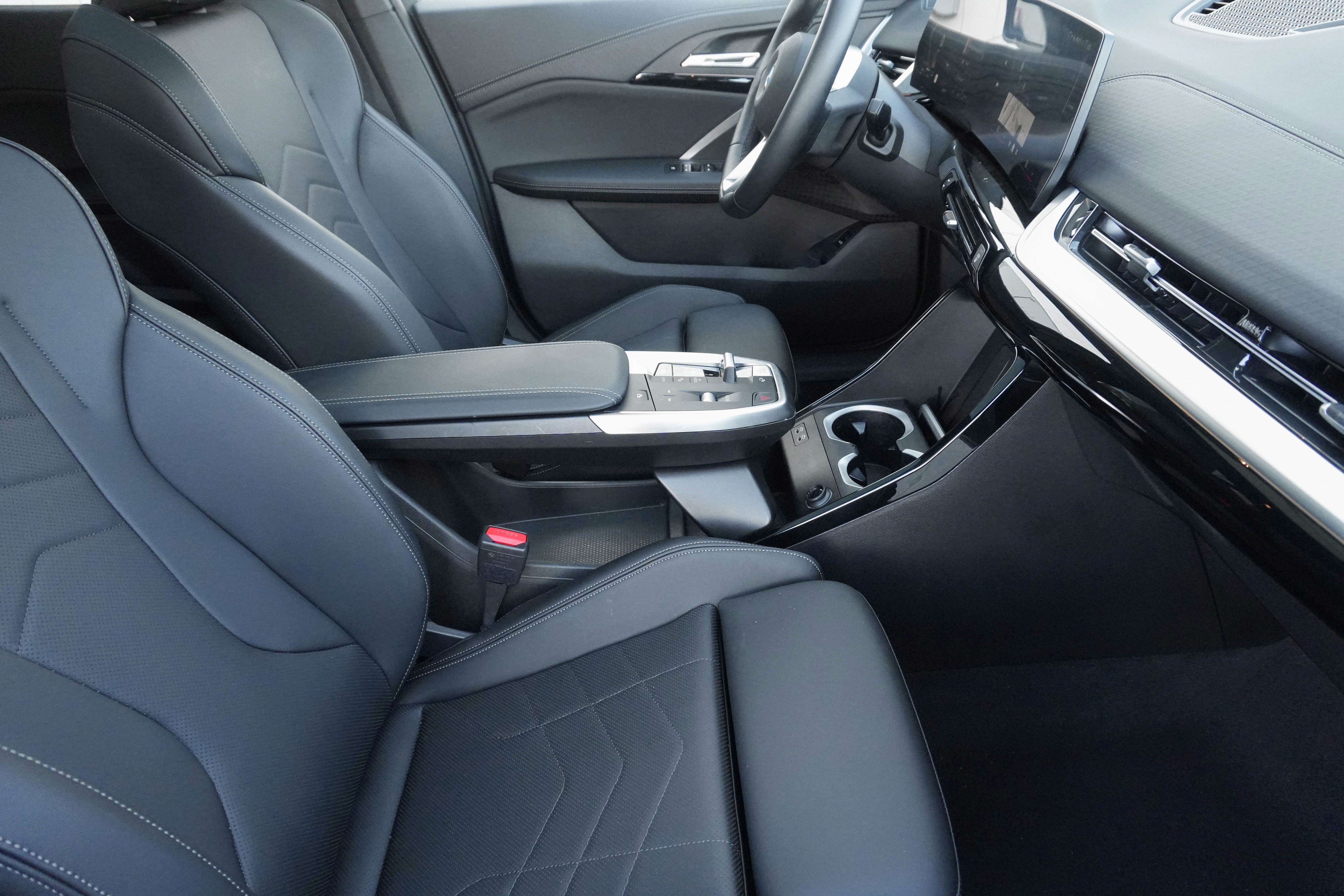 Certified 2025 BMW X2 xDrive28i image 13