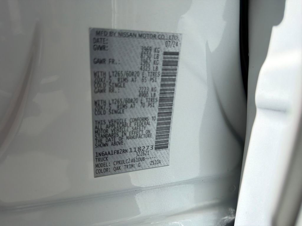 Used 2024 Nissan Titan SV w/ SV Convenience Package image 34