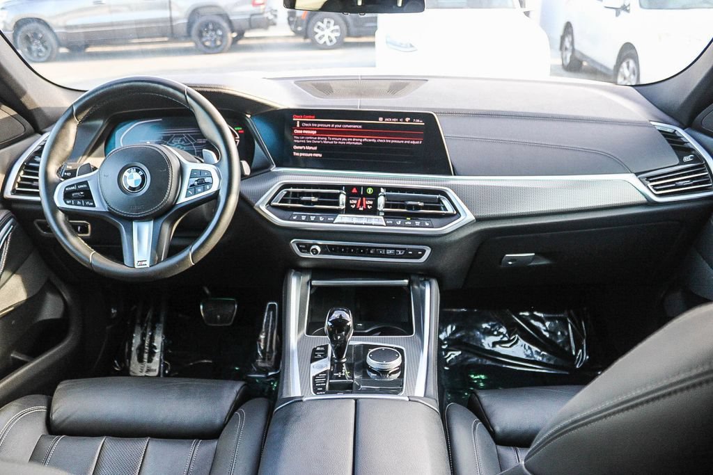 Used 2022 BMW X6 xDrive40i w/ M Sport Package AWD/4WD image 13