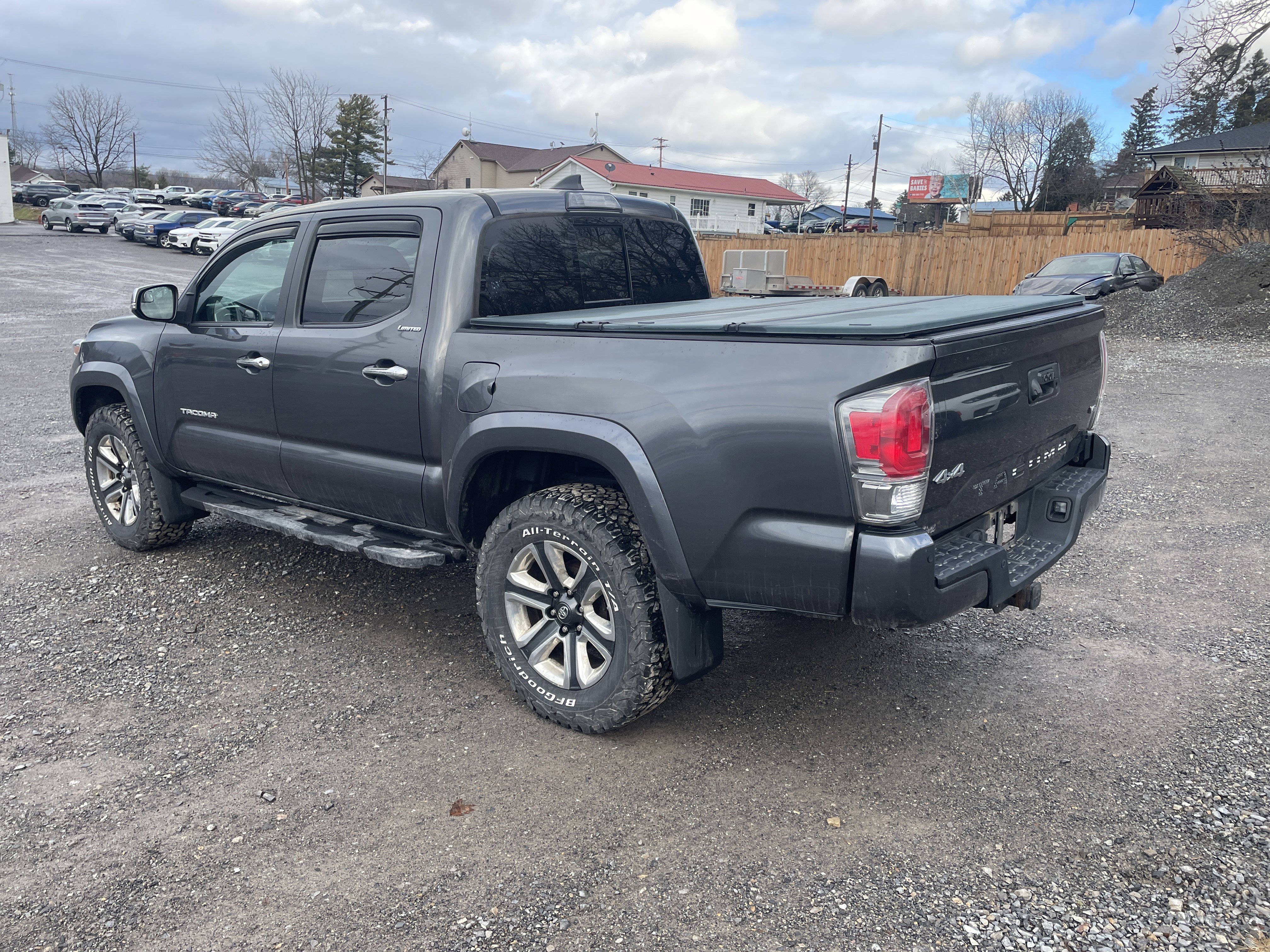 Used 2017 Toyota Tacoma Limited image 6