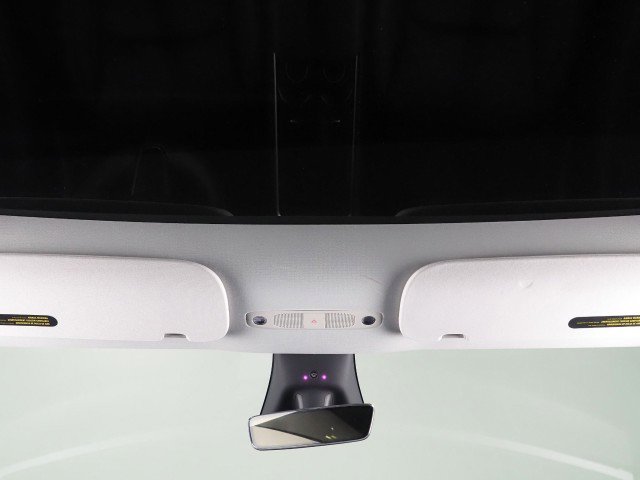 Used 2025 Tesla Model Y AWD image 61