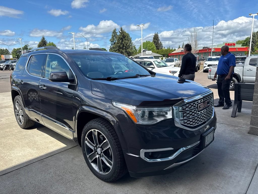 Used 2017 GMC Acadia Denali w/ Technology Package AWD/4WD image 2