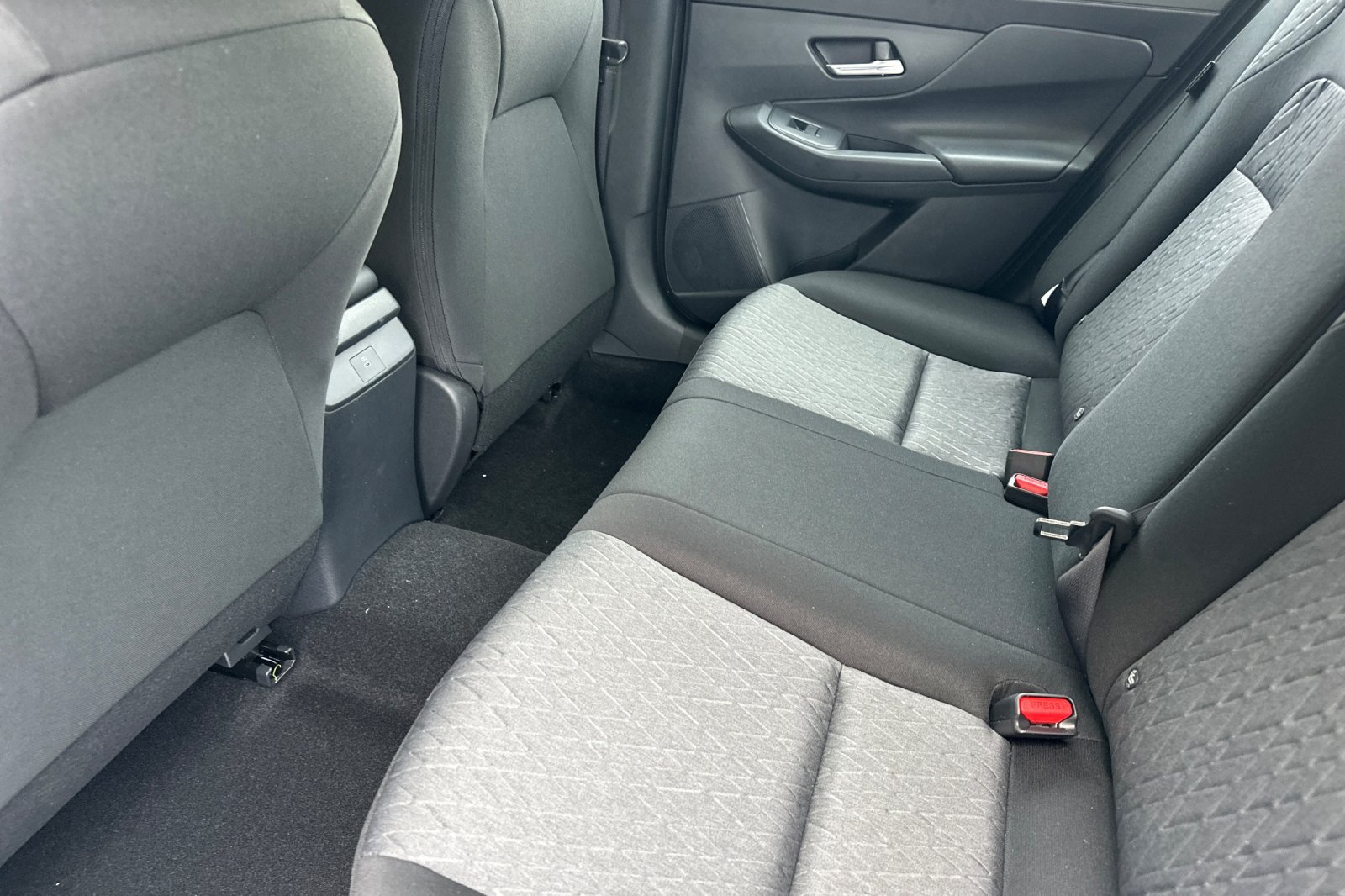 New 2026 Nissan Sentra SV w/ SV Convenience Package FWD image 12