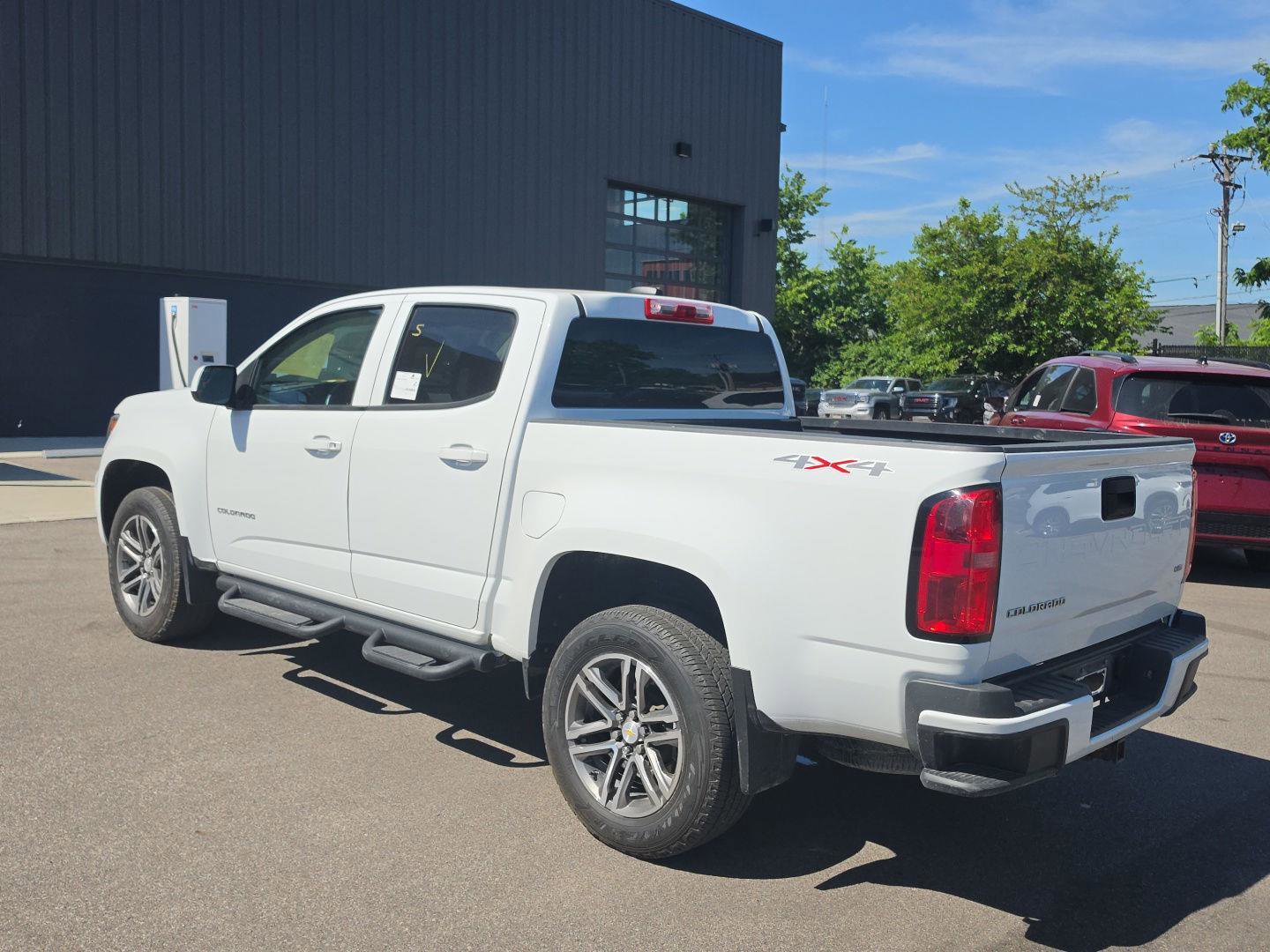 Used 2022 Chevrolet Colorado W/T w/ Custom Special Edition AWD/4WD image 5