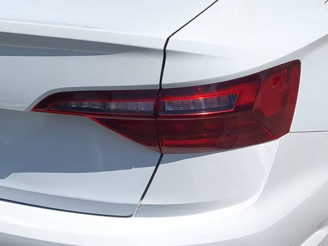 Used 2020 Volkswagen Jetta SE w/ SE Cold Weather Package image 8