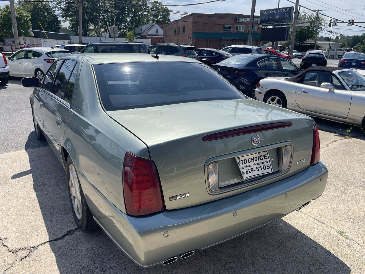 Used 2005 Cadillac De Ville DTS w/ Equipment Group FWD image 12