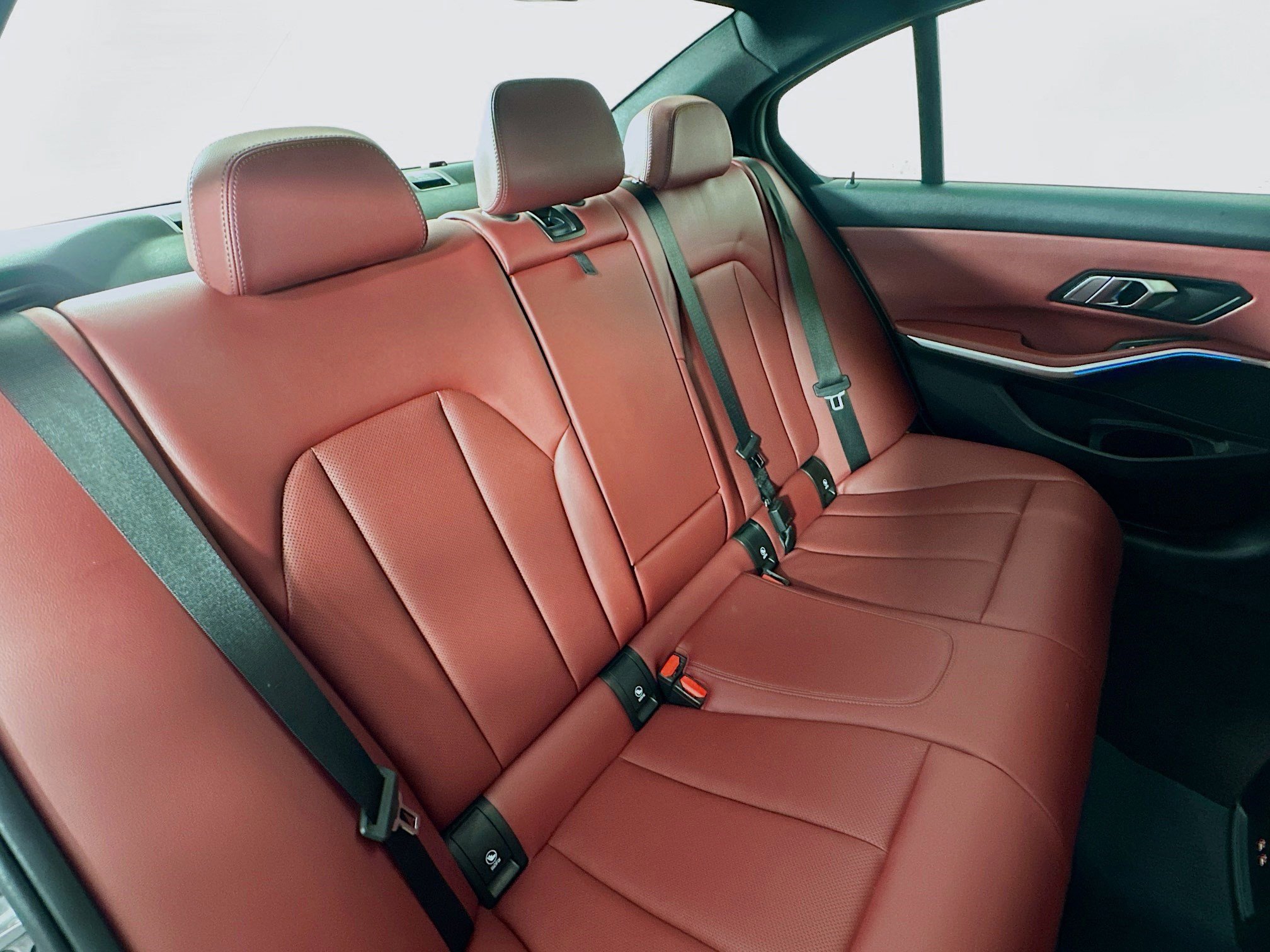 Used 2023 BMW 330e xDrive w/ M Sport Package image 28