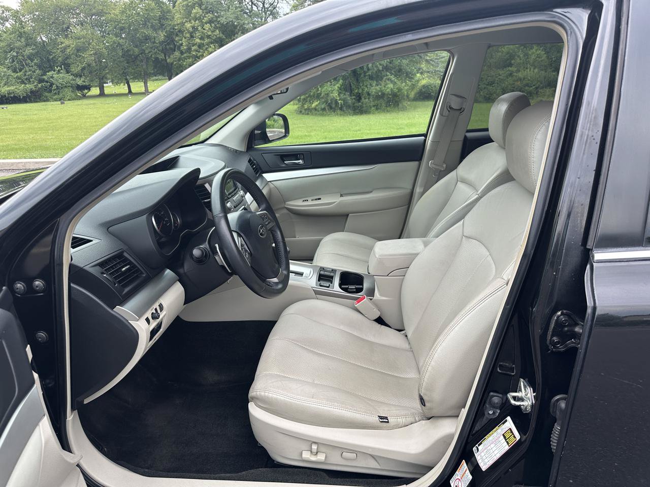 Used 2013 Subaru Outback 2.5i Premium w/ All-Weather Pkg AWD/4WD image 13