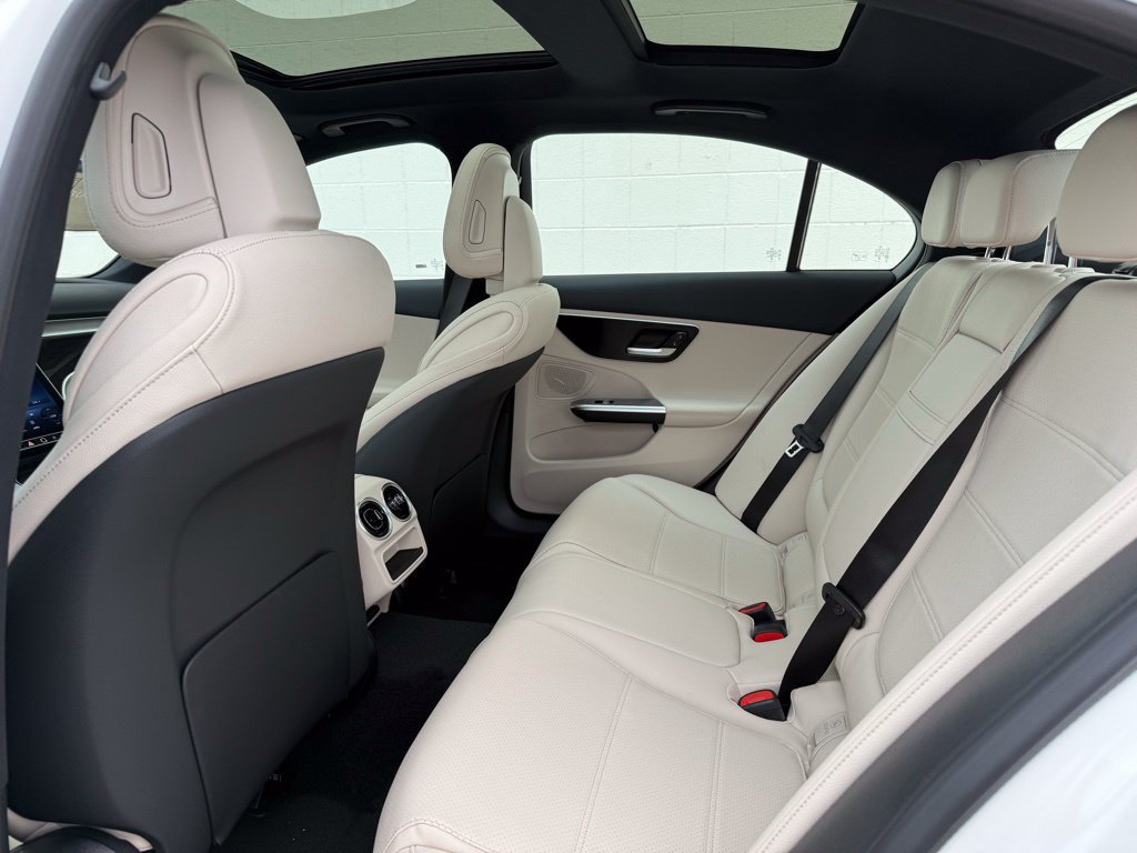 Used 2026 Mercedes-Benz C 300 4MATIC Sedan image 32