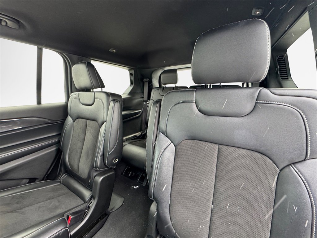 Used 2022 Jeep Grand Cherokee L Laredo image 27