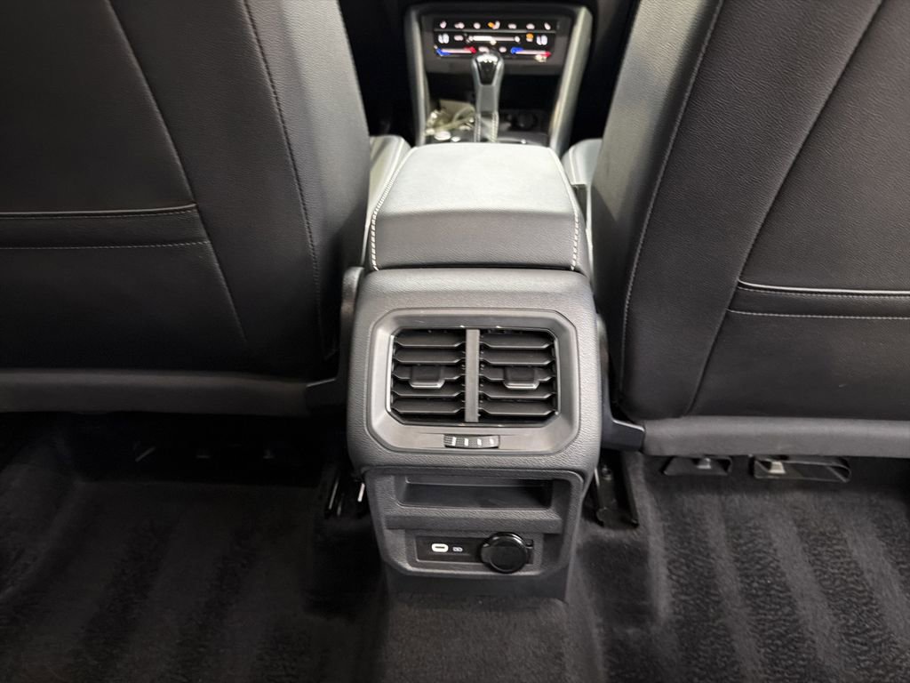 Used 2024 Volkswagen Tiguan SE FWD image 22