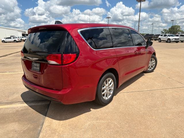 New 2026 Chrysler Voyager LX FWD image 17