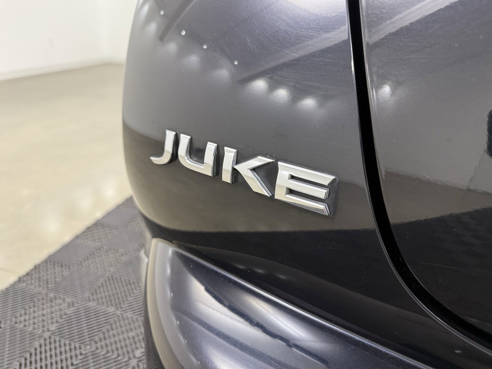 Used 2011 Nissan Juke SV w/ Interior Illumination Pkg image 7