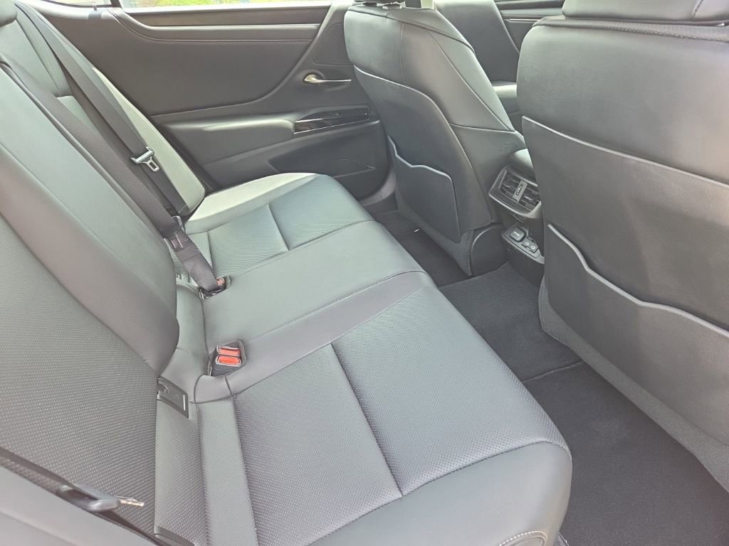 Used 2022 Lexus ES 350 w/ Premium Package FWD image 11