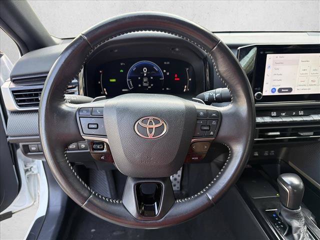 Used 2025 Toyota Camry SE FWD image 13