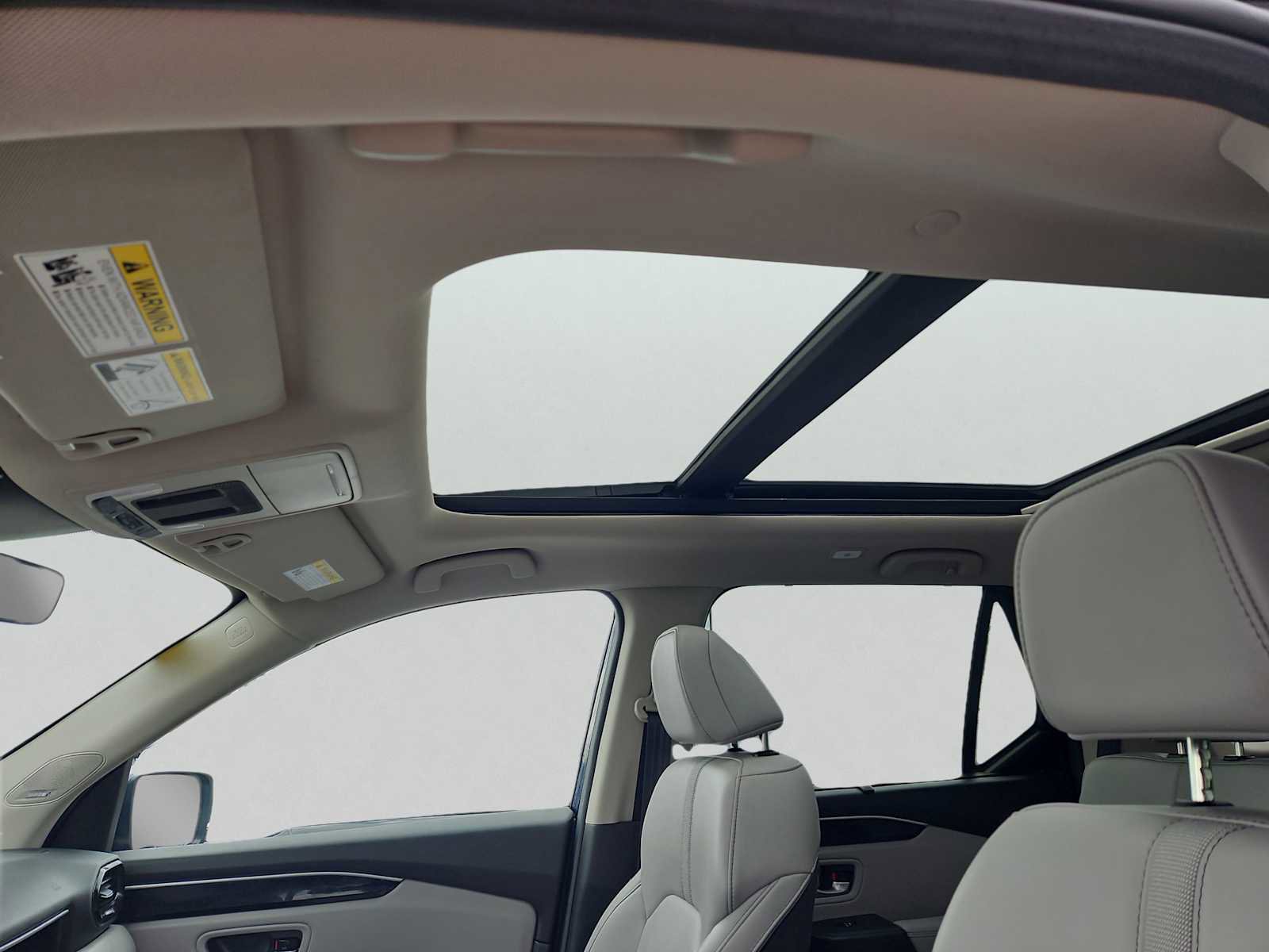 Certified 2025 Honda Pilot Touring image 15