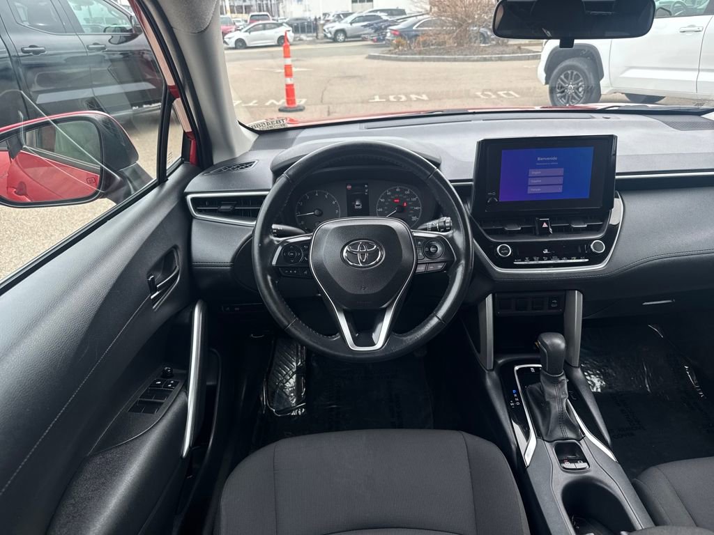 Used 2023 Toyota Corolla Cross LE w/ Moonroof Package image 12