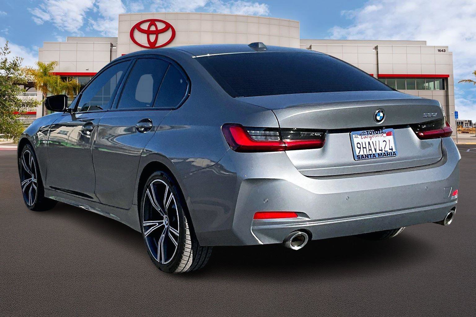 Used 2023 BMW 330i Sedan w/ Convenience Package image 2