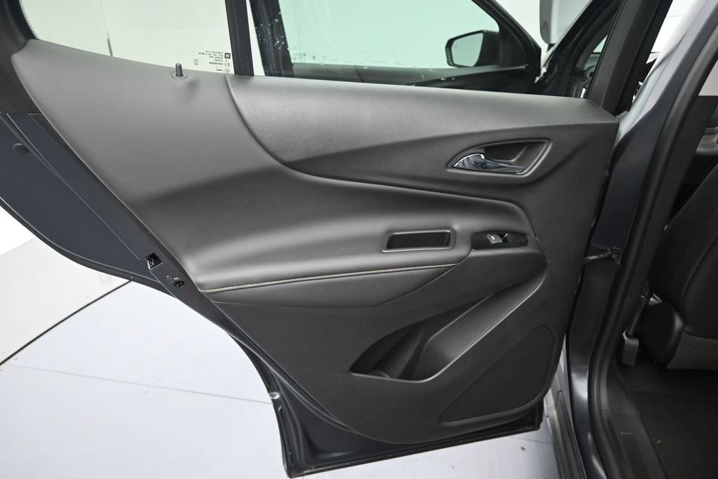 Used 2022 Chevrolet Equinox Premier FWD image 17