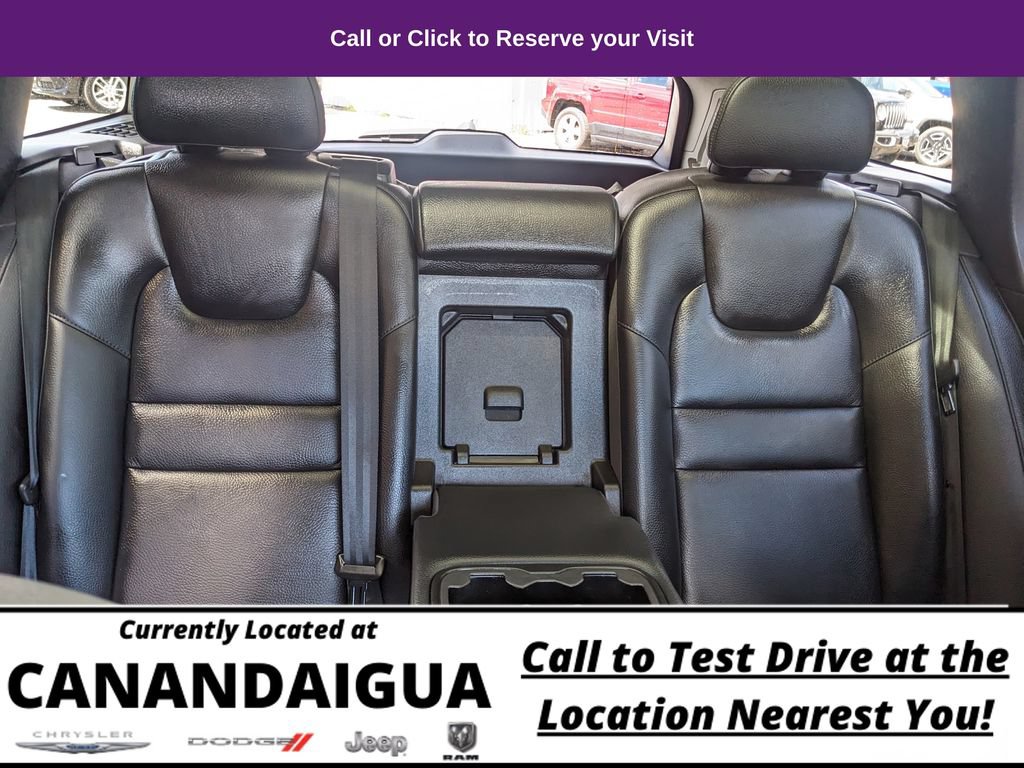 Used 2025 Volvo V60 B5 Cross Country Plus AWD/4WD image 19