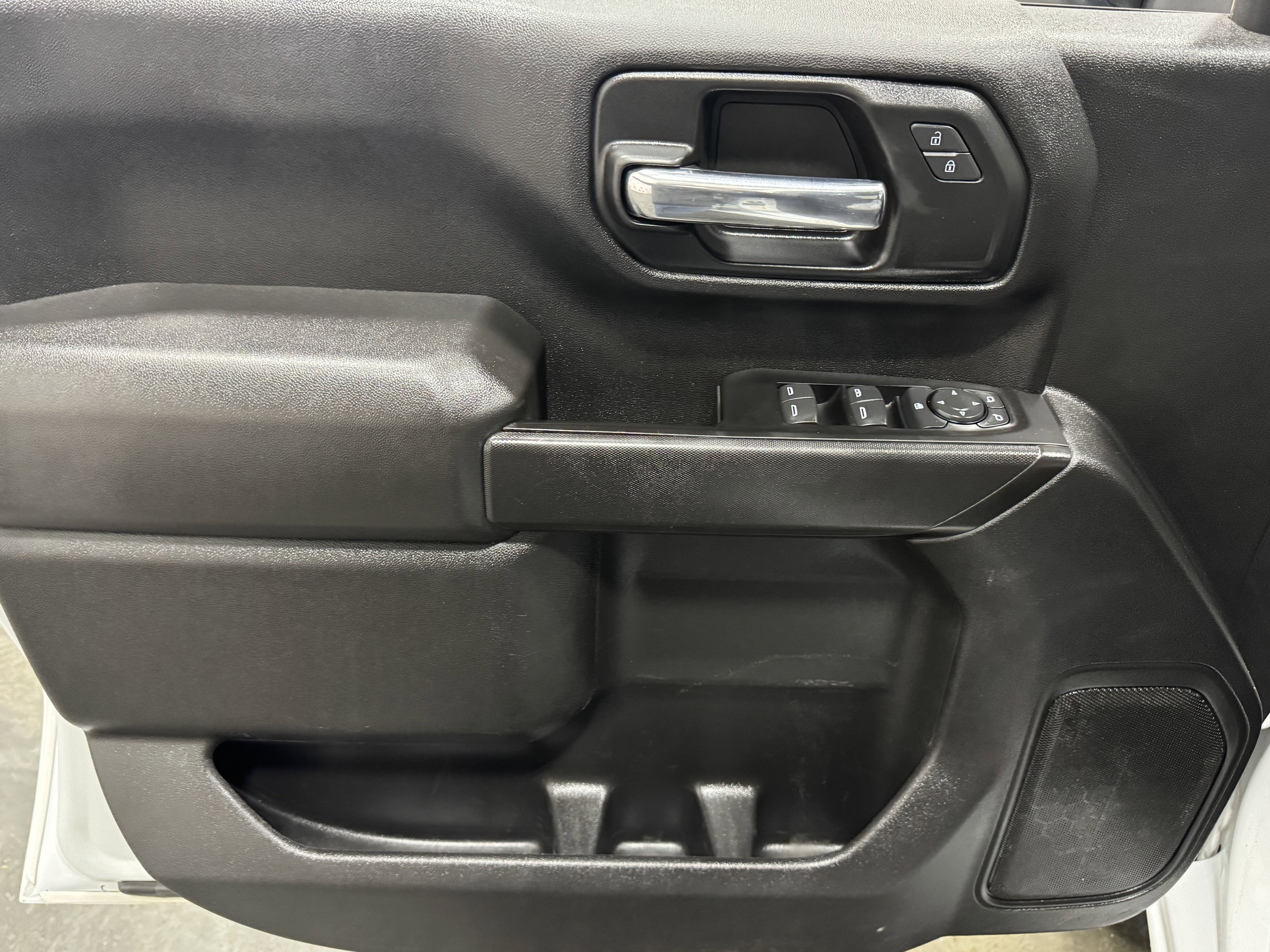 Used 2024 Chevrolet Silverado 2500 Custom w/ Custom Convenience Package image 15