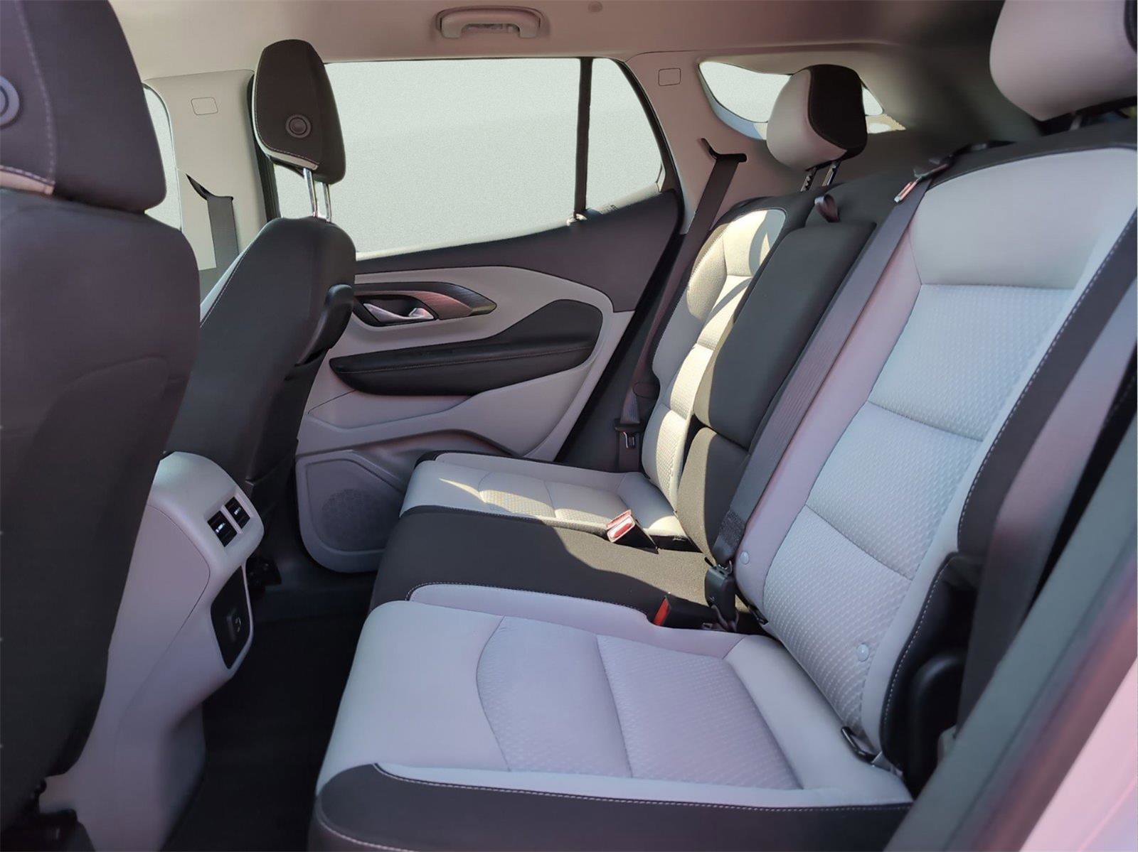 Used 2022 GMC Terrain SLE w/ Driver Convenience Package FWD image 33