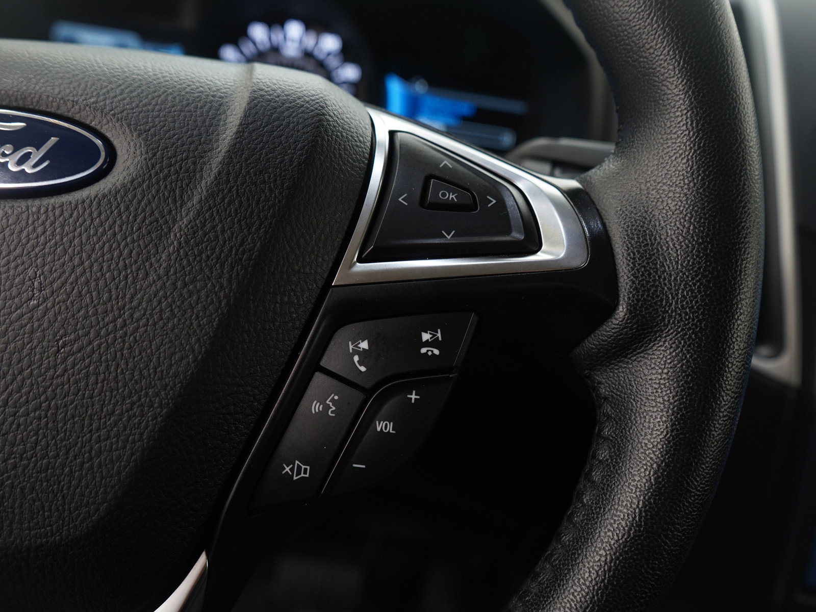 Used 2024 Ford Edge SEL image 26