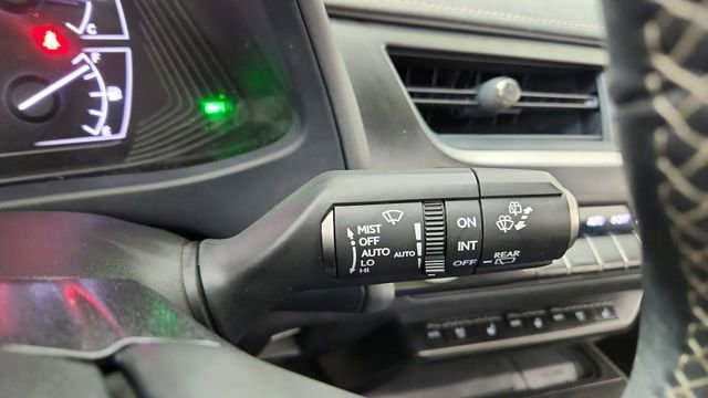 Used 2019 Lexus UX 200 FWD image 41