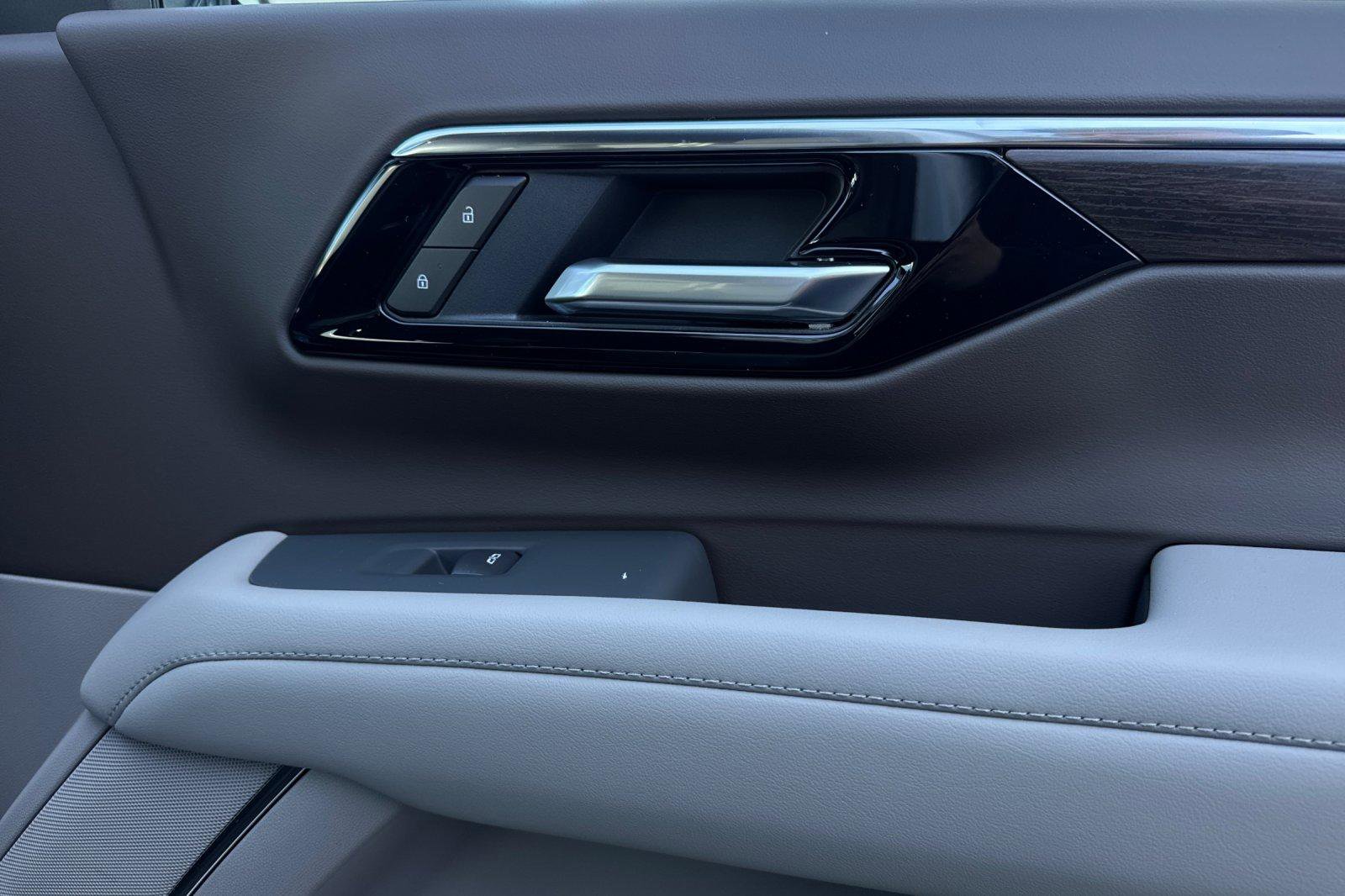 New 2026 Chevrolet Suburban LT w/ Comfort Package image 24