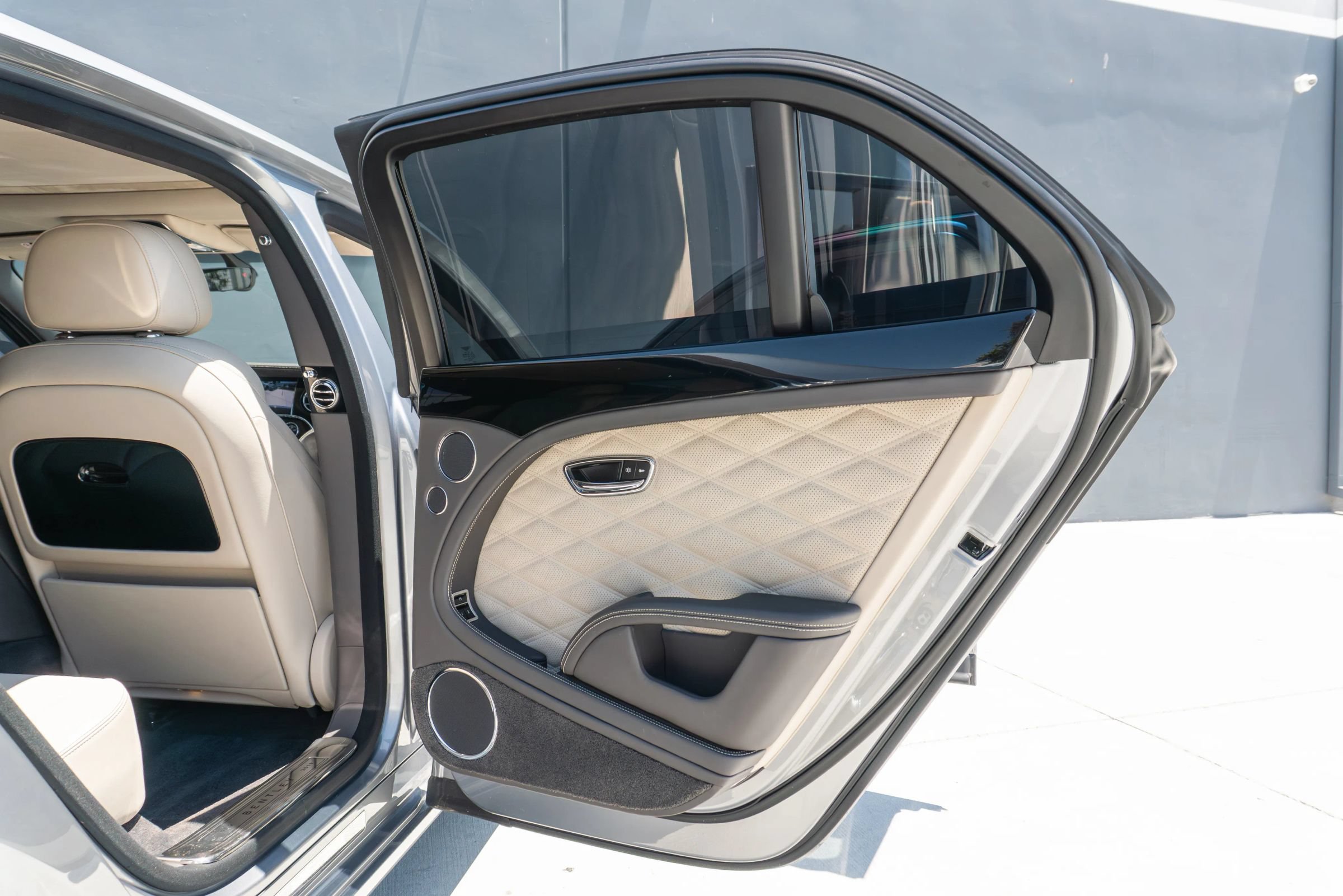 Used 2020 Bentley Mulsanne RWD image 58
