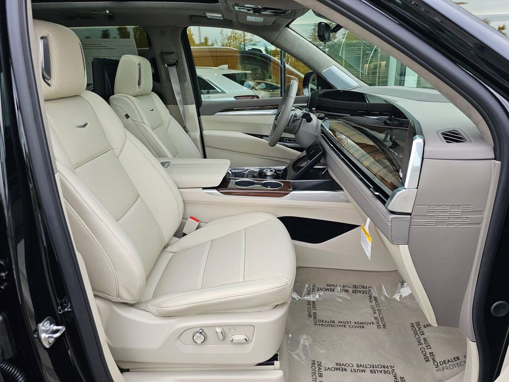 New 2026 Cadillac Escalade Platinum Luxury w/ LPO, Radiant Package AWD/4WD image 11