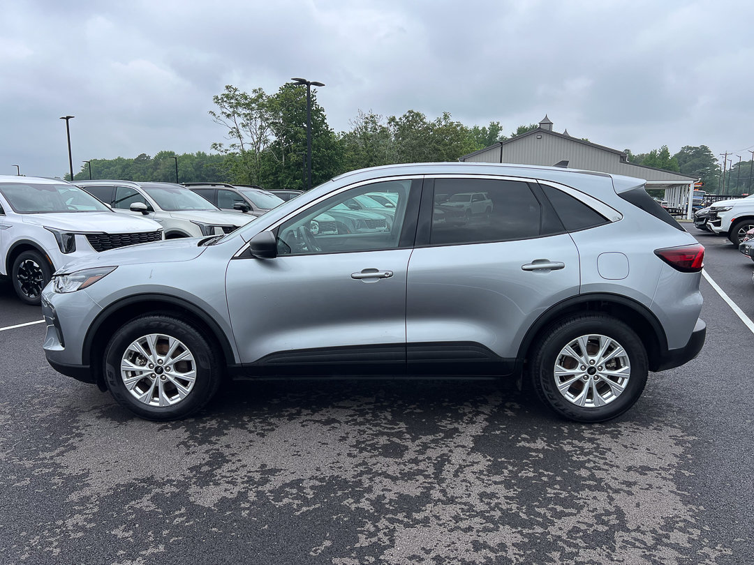 Used 2024 Ford Escape Active AWD/4WD image 2