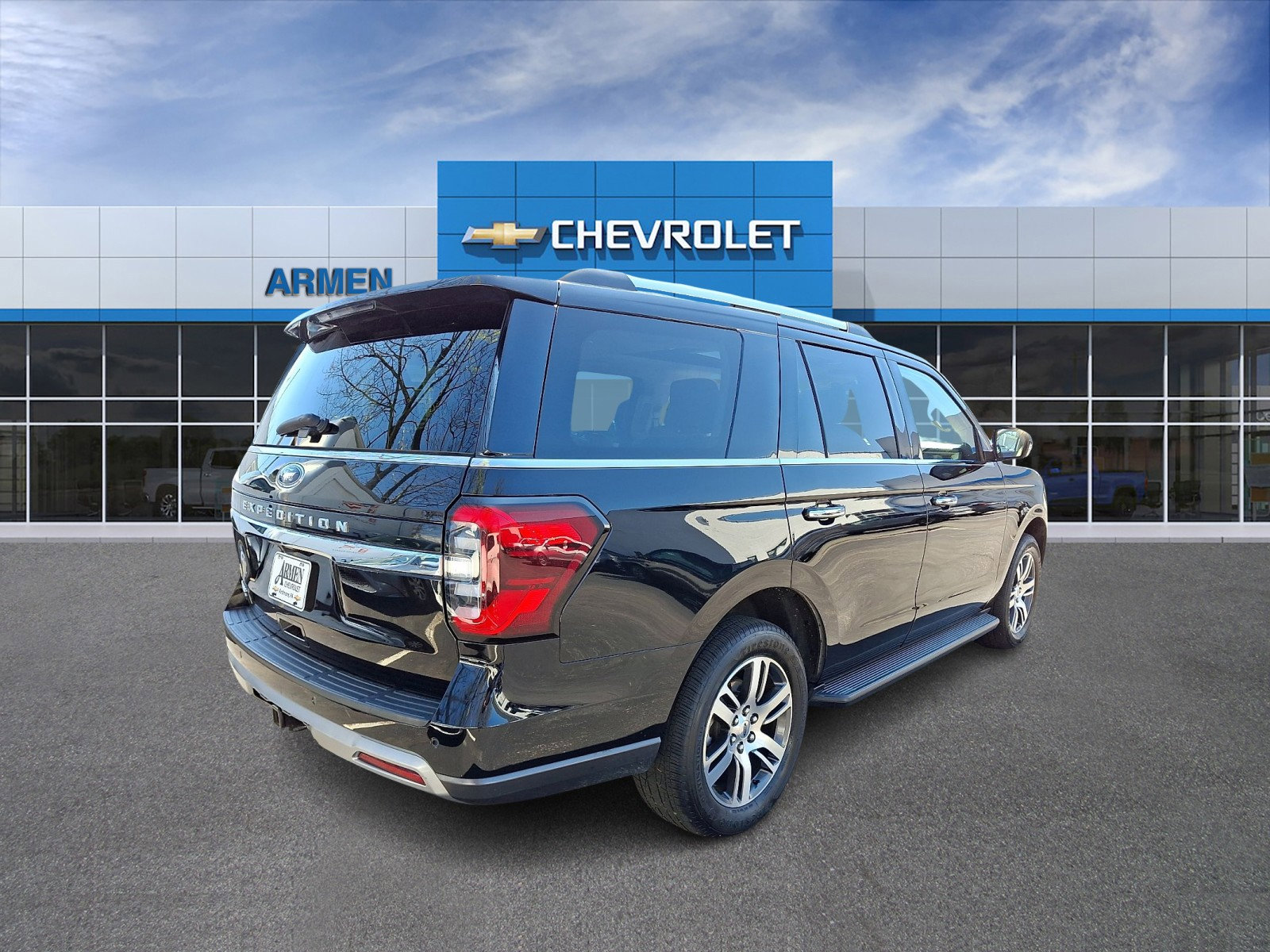 Used 2024 Ford Expedition Limited image 5