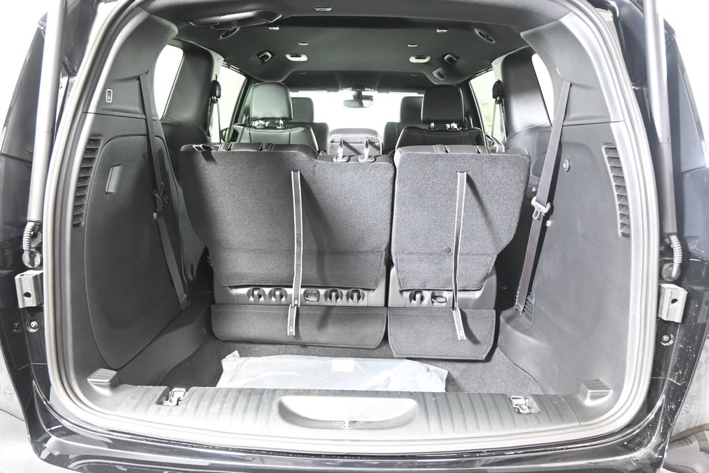 New 2027 Chrysler Pacifica Select FWD image 18