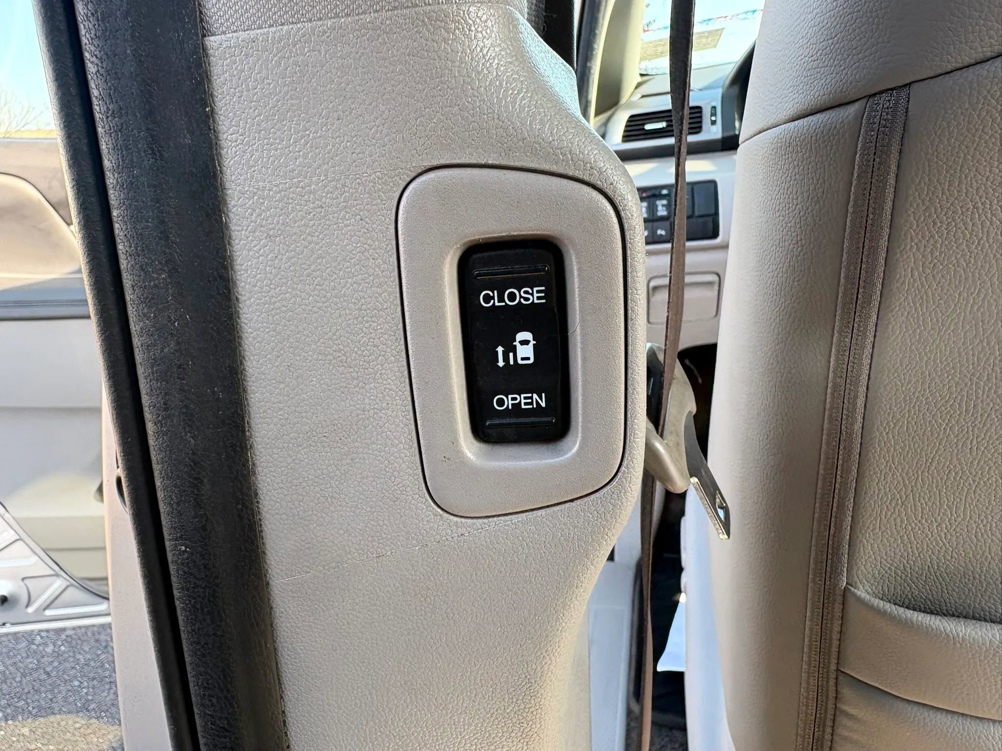 Used 2012 Honda Odyssey Touring image 12