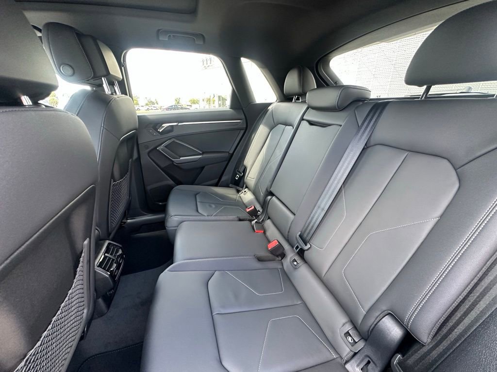New 2025 Audi Q3 2.0T Premium image 25