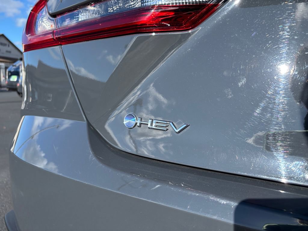 Used 2025 Toyota Camry SE image 32