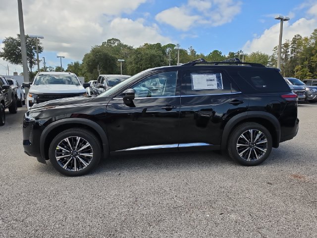 New 2026 Nissan Pathfinder Platinum FWD image 5