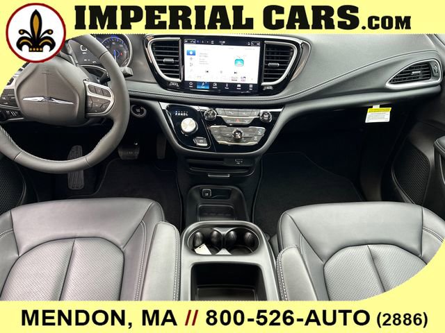 New 2026 Chrysler Pacifica Select image 17