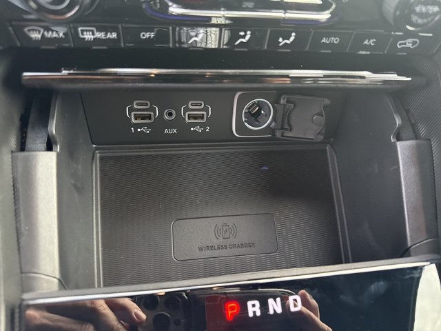 New 2025 Jeep Grand Cherokee Altitude w/ Trailer Tow Package AWD/4WD image 30