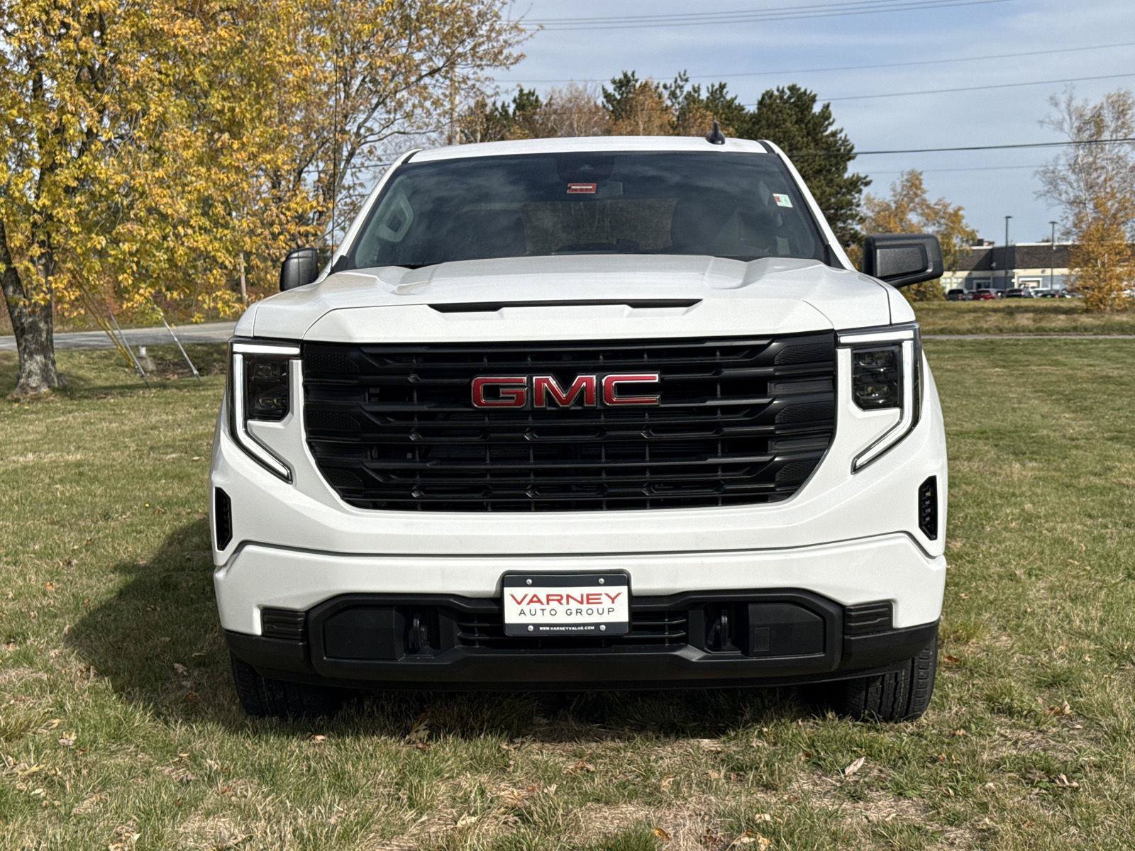 New 2026 GMC Sierra 1500 Pro w/ Graphite Edition AWD/4WD image 2